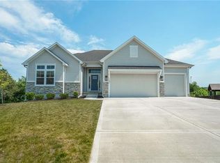 16277 S Kill Creek Rd, Gardner, KS 66030