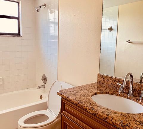 5th image of 1566 Lake Crystal Dr