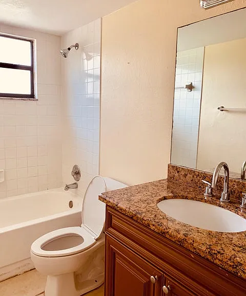 1566 Lake Crystal Dr — Photo 5