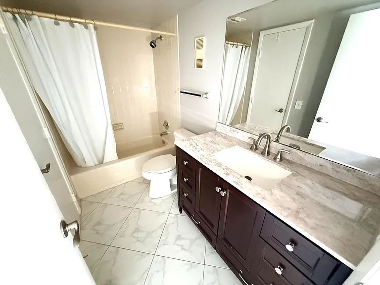 7076 Huntington Ln #608 — Photo 6