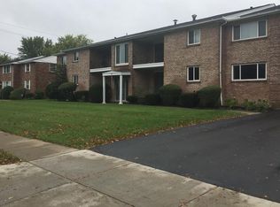 25 Old Lyme Dr, Amherst, NY 14221