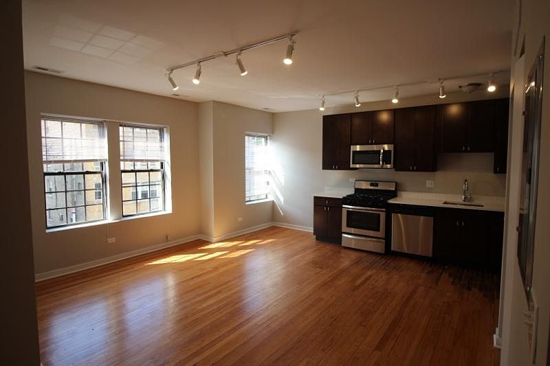 1st image of 3110 W Sunnyside Ave APT 1F