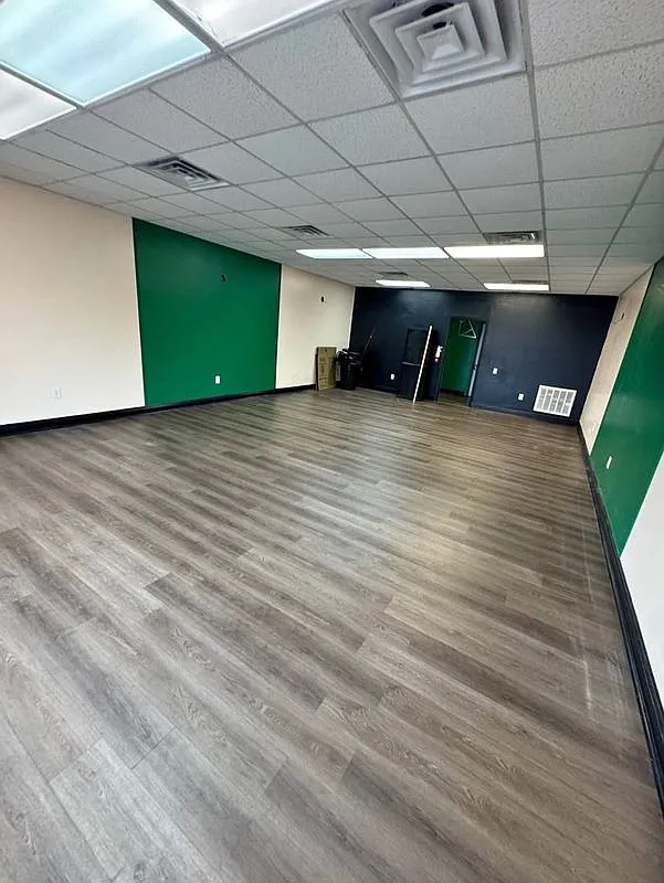 1 bed, 2.0 bath, 2500 sqft, $1,100 — Photo 1