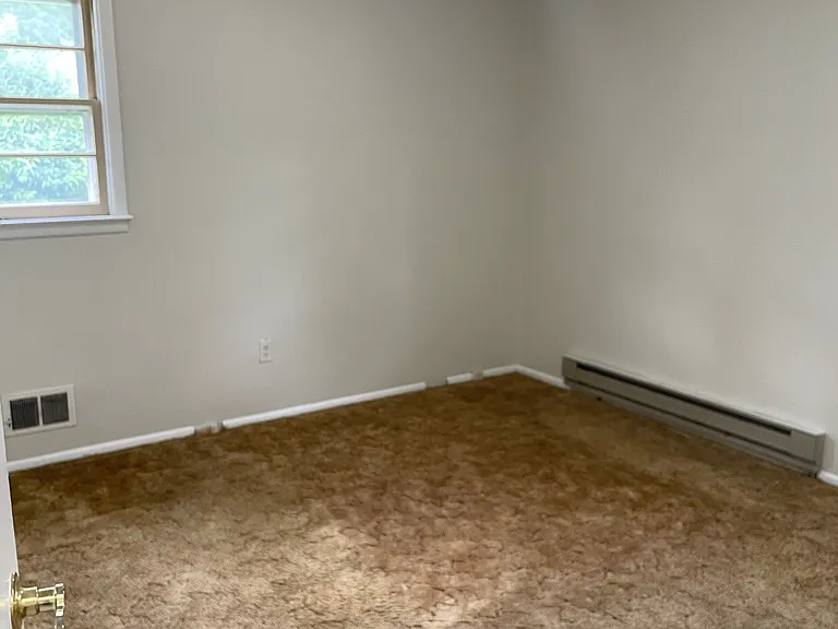 887 Royal Ln — Photo 14