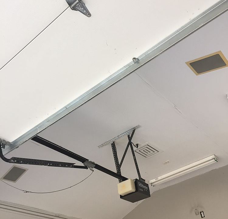 2nd image of 631 N Monroe St