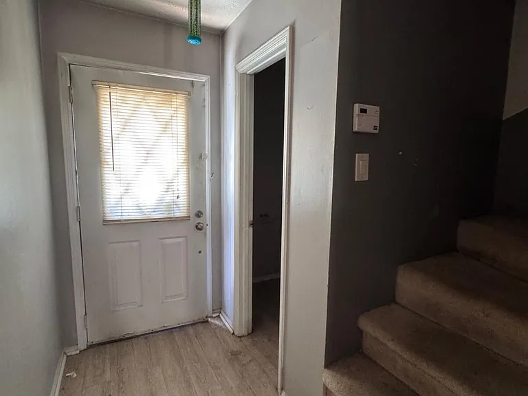 1602 Pine Tree Trl — Photo 2