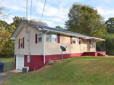 707 Cedar Springs Rd, Weaver, AL, 36277