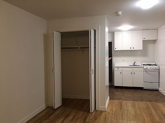 3rd image of 166 Norfolk St APT 5B