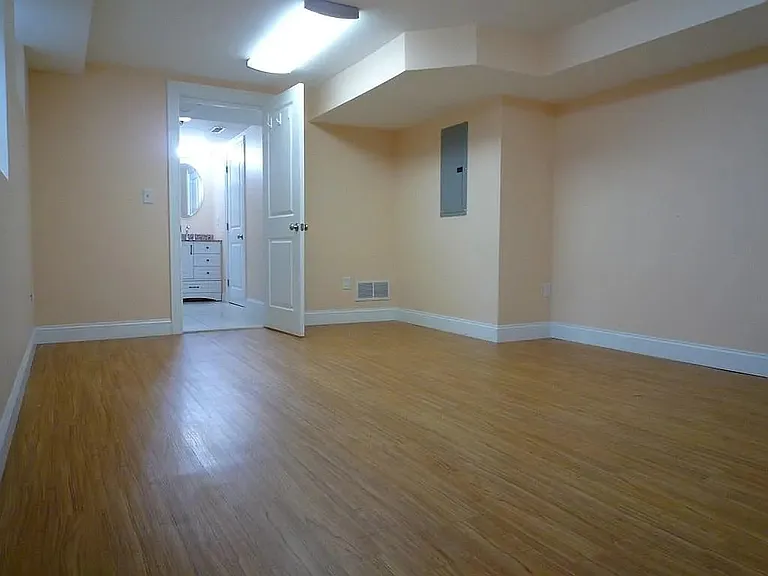 34 Oxford Ave #34 — Photo 6