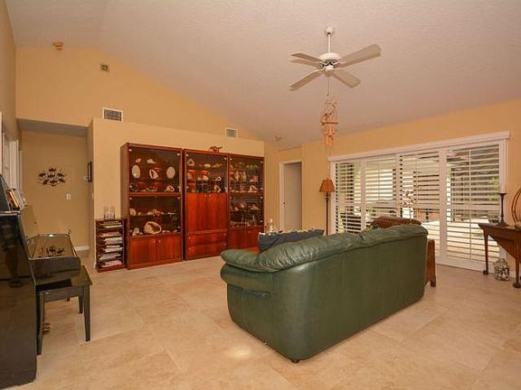 4th image of 2944 SW Lauren Way