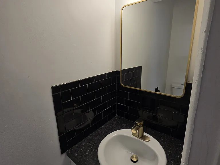 470 Zahn Dr #2 — Photo 11
