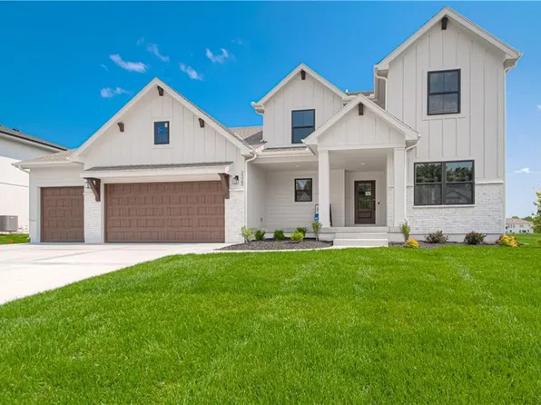 2323 Fishing Ln, Kearney, MO 64060