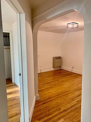 Rented by Select Real Estate | media 17