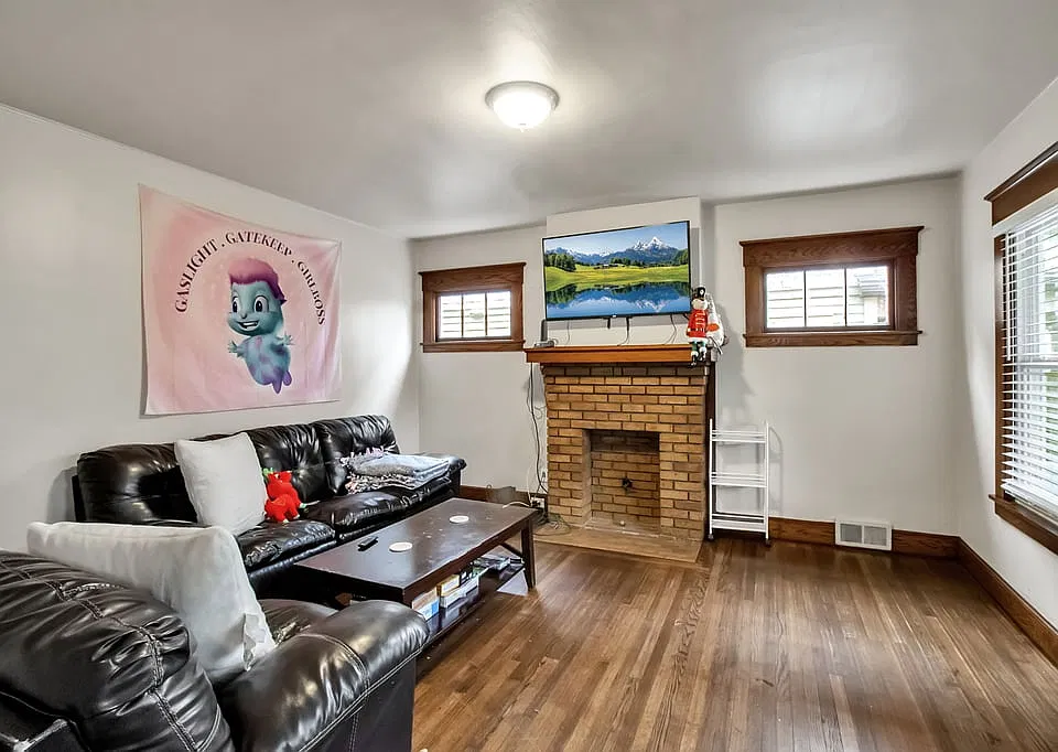 62 W Northrup Pl