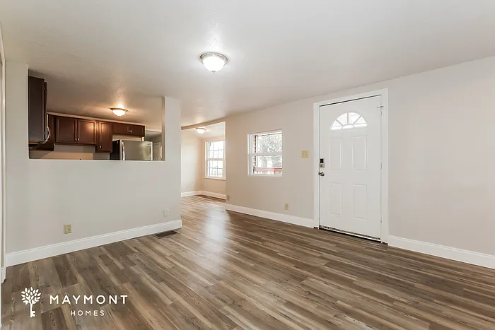 3 bed, 2.0 bath, 1064 sqft, $1,745 — Photo 4