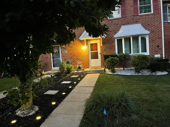 136 Lampeter Ct, Exton, PA 19341