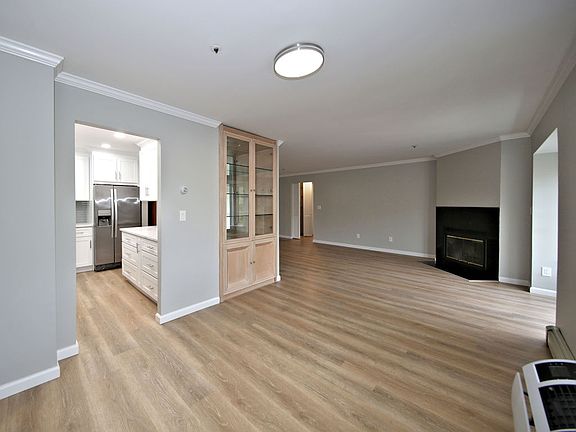 4th image of 300 Livingston Ave APT 3E