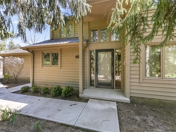 20 Dorset Ct, Beachwood, OH 44122