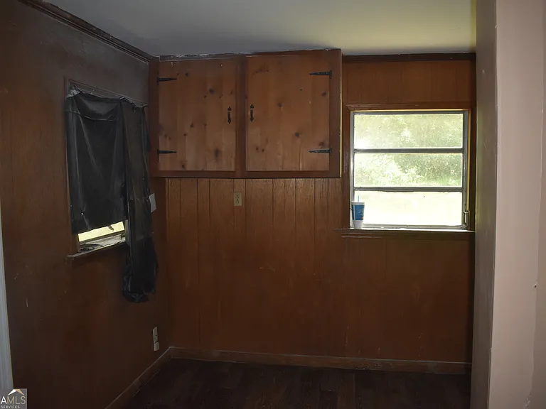 1387 Dewey St — Photo 21