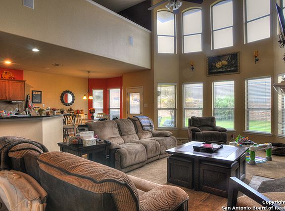 5th image of 1763 Oakmont Cir