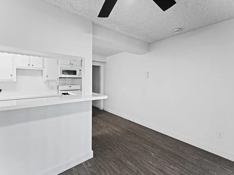 Coast Apartments — Photo 22