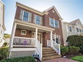 205 Park Square Ln, Pittsburgh, PA 15238