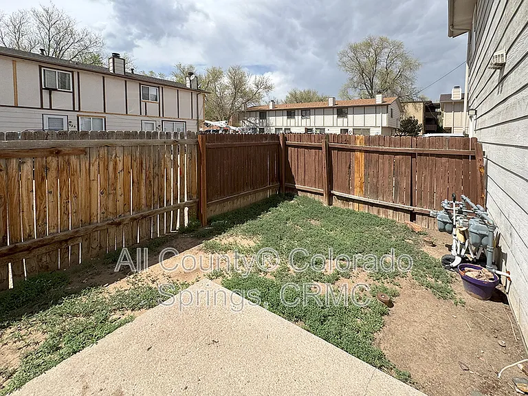 347 W Iowa Ave — Photo 20