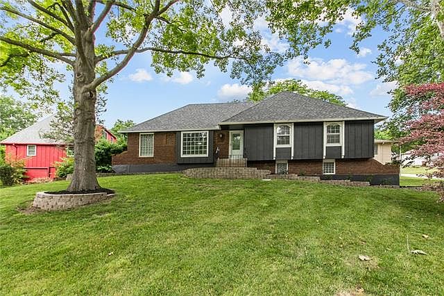 3611 N Walnut St, Kansas City, MO 64116 | Zillow