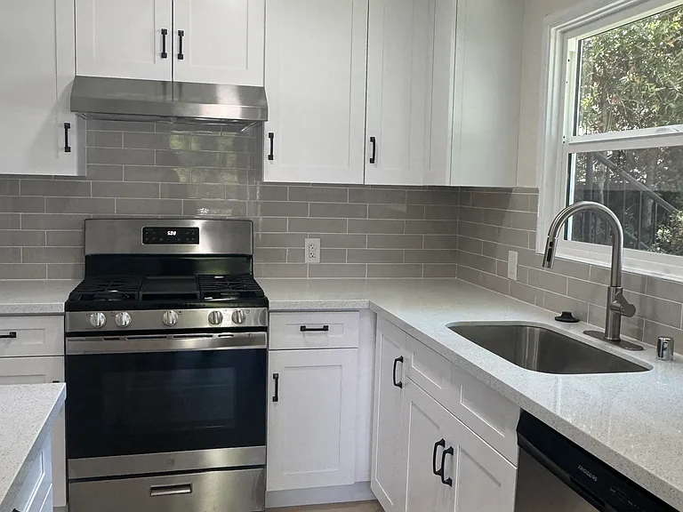 2745 Byron St #2745 — Photo 6