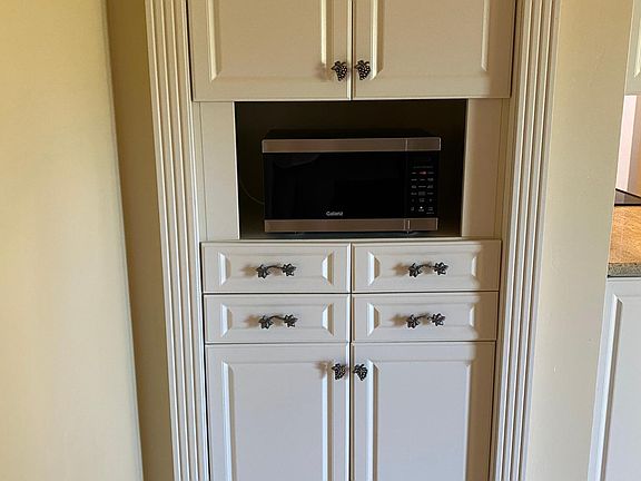 Microwave Oven and Air Fryer