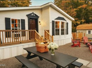 21 Ted Wells Rd, North Creek, NY 12853