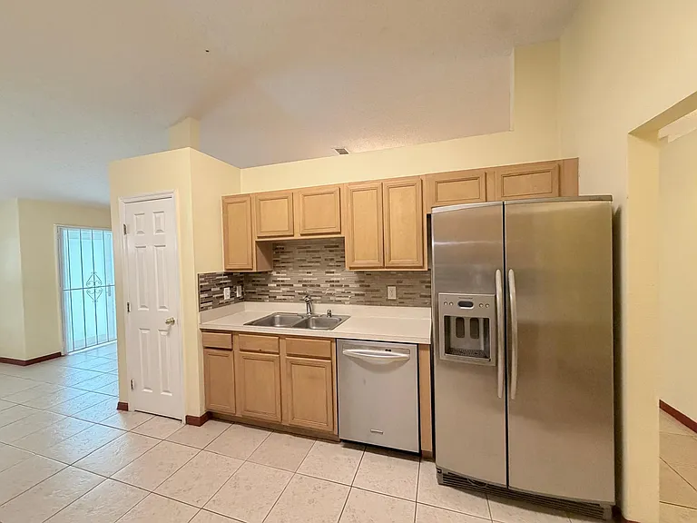 1613 SW Whipple Ave — Photo 15