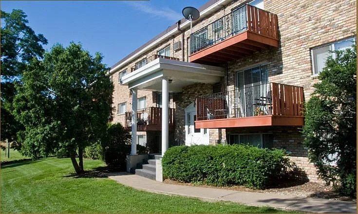 1240 Bryant Ave — Photo 2