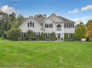 15 Old Dairy Ln, Shelton, CT 06484