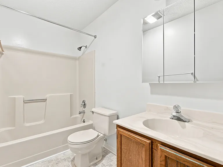 820 Locust St #3 — Photo 12