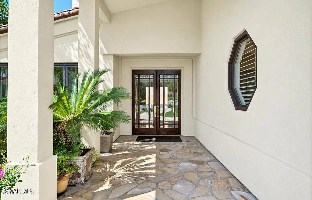 4 bed, 4.5 bath, 4311 sqft, $13,500 — Photo 3