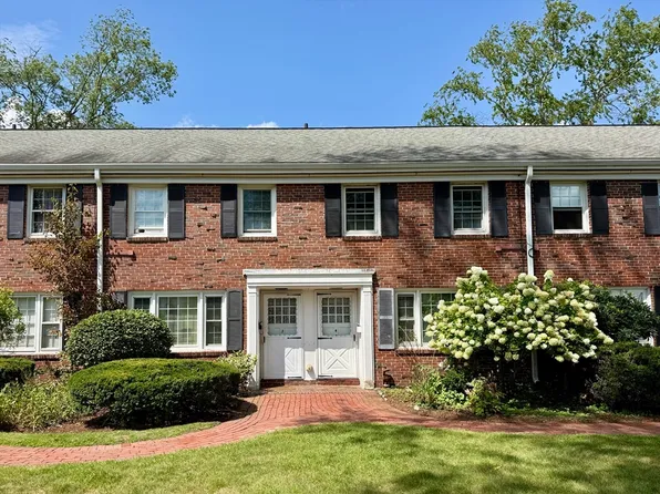 276 Main St APT 4C, Acton, MA 01720