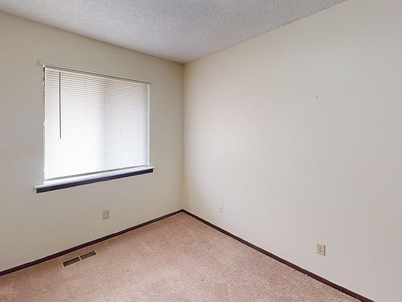 4th image of 1562 Dogwood Dr