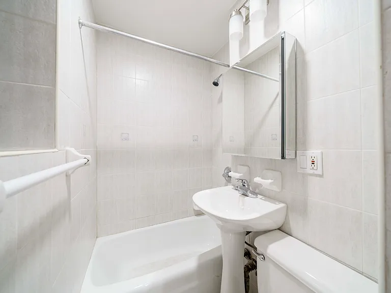 124 Ludlow St #1B — Photo 6