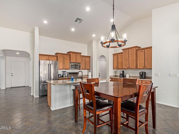 5th image of 3828 E CAMDEN Avenue