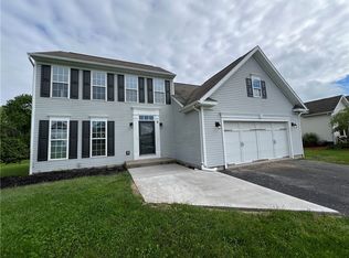 9 Cross Country Dr, Baldwinsville, NY 13027