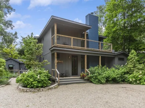 16335 Stones Throw Ln, New Buffalo, MI 49117