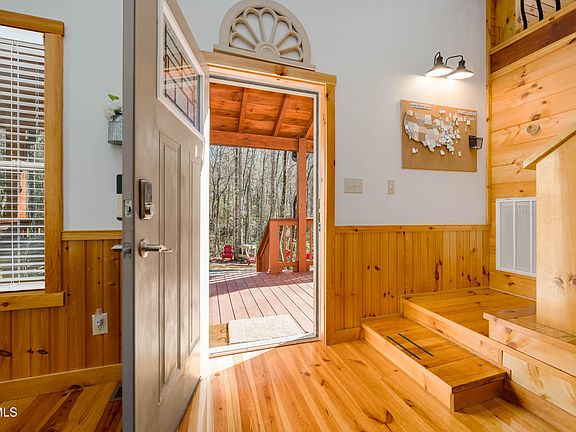 5th image of 1769 Dennis Cove Rd