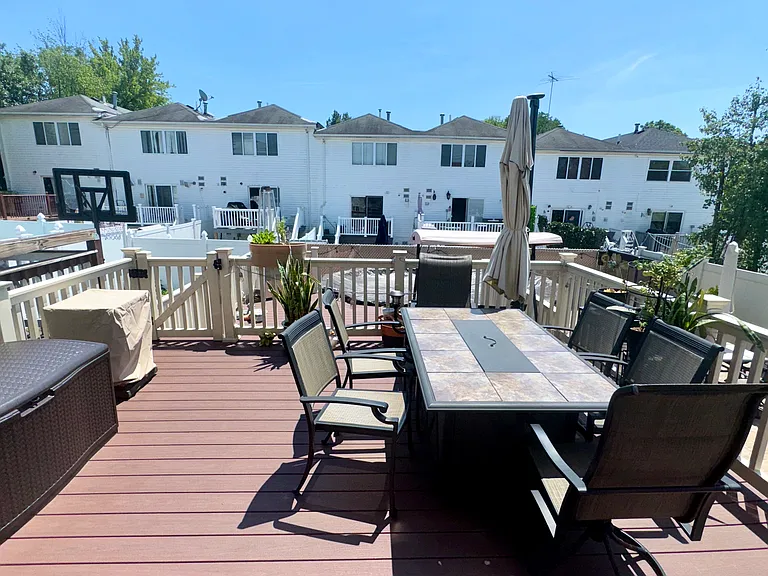 62 Poplar Ave #1 — Photo 28