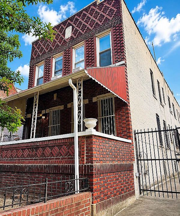 1st image of 1004 Carroll St