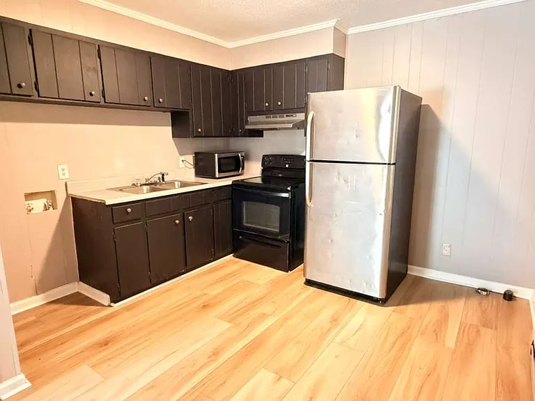 200 Memorial Park Dr — Photo 4