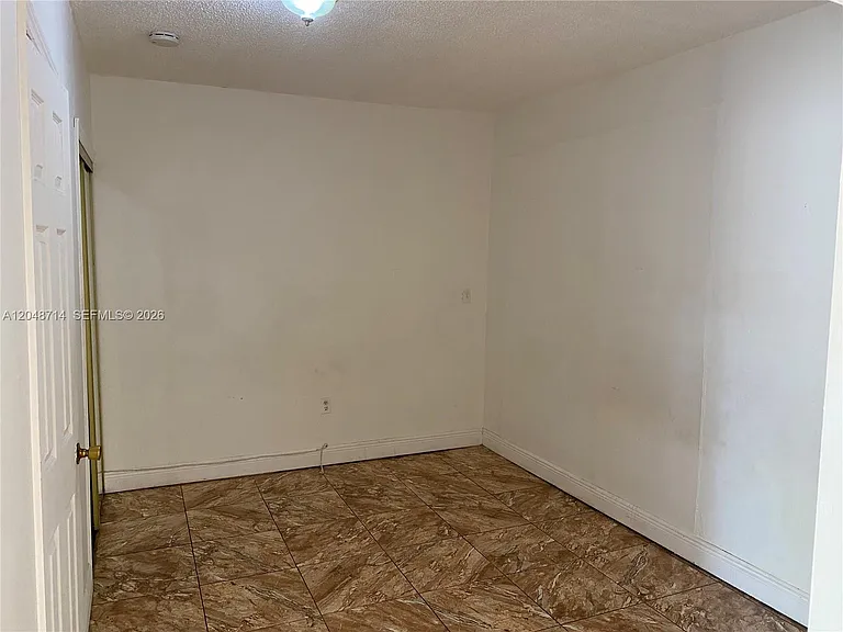 2460 NW 15th St #4 — Photo 12