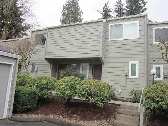 4880 SW Scholls Ferry Rd #Apt 10 photo 1