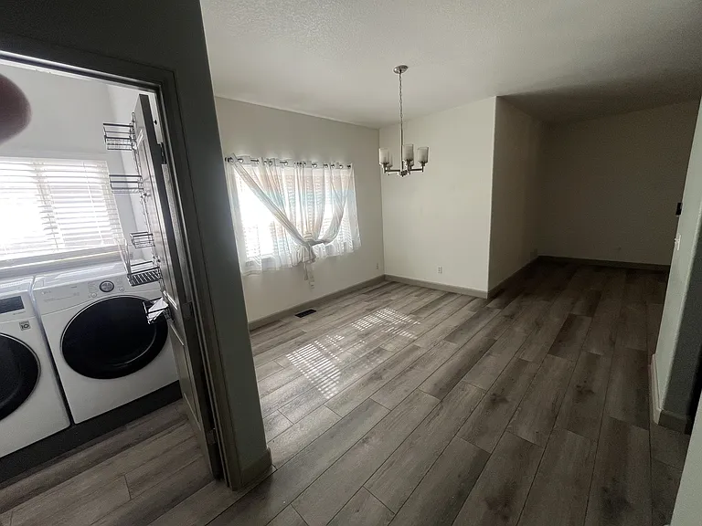 317 Victoria St — Photo 21