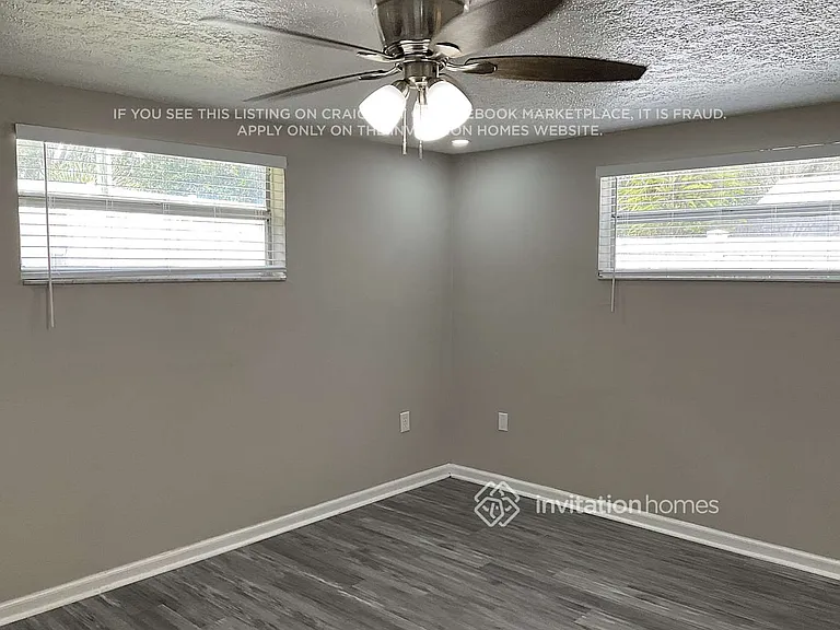 6837 Greenwich Ave — Photo 7